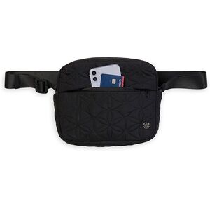 Gaim Elegant Black Quilted Crossbody Bag